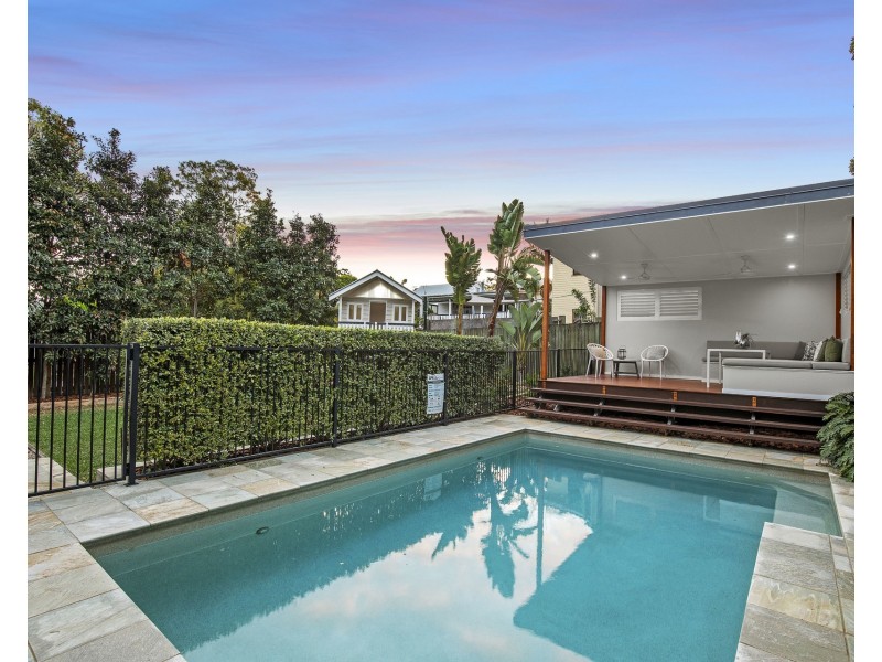 8 Owen Street, Wooloowin QLD 4030