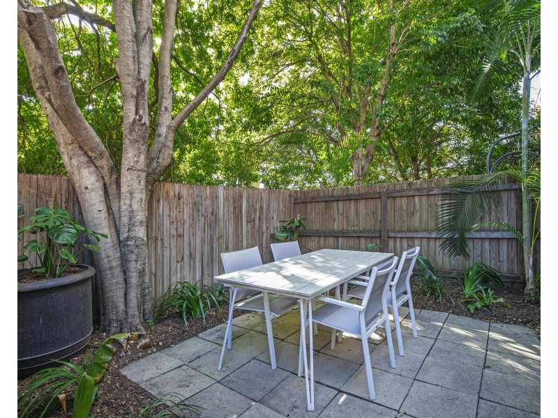 2/56 Montpelier Street, Clayfield QLD 4011