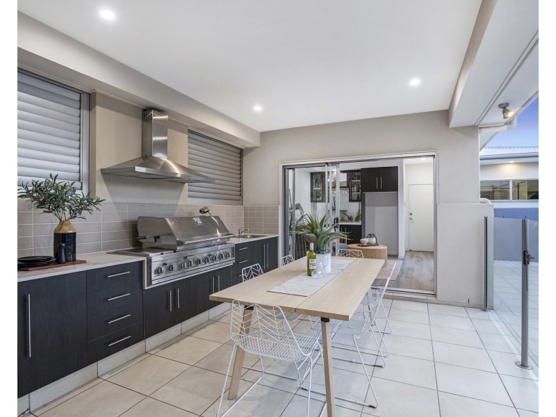 14 Jackson Street, Clayfield QLD 4011