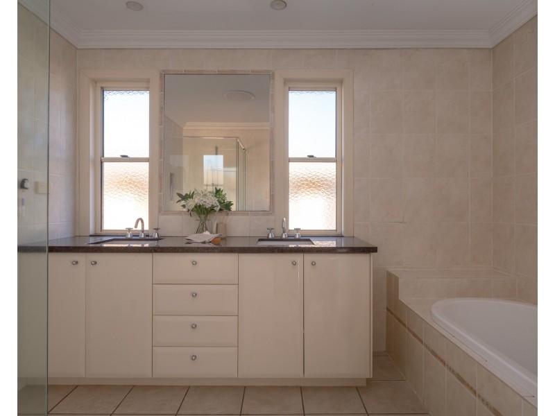 35 Reeve Street, Clayfield QLD 4011