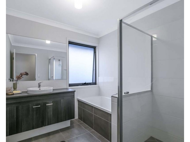 60 Reinhold Crescent, Chermside QLD 4032