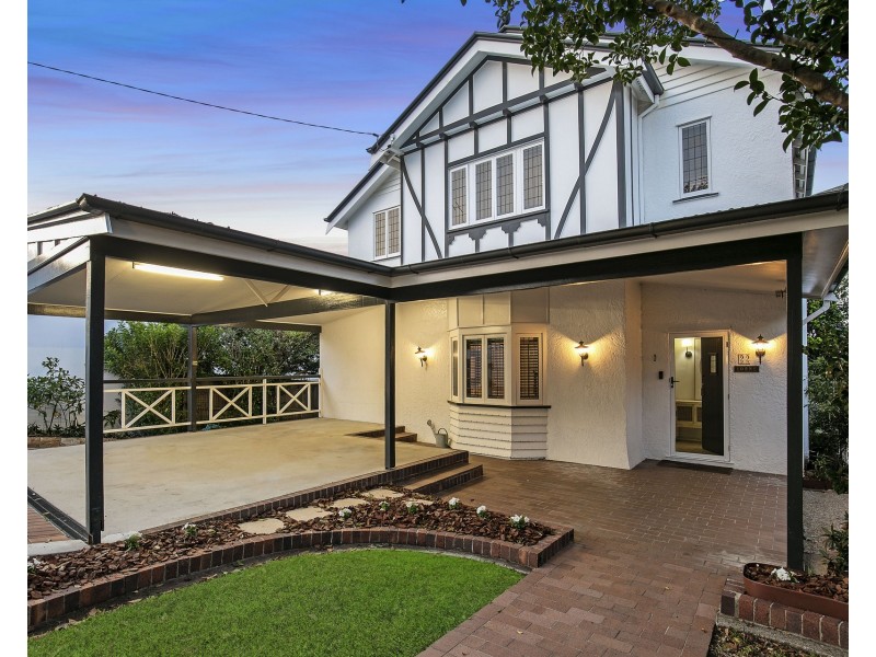 22 Highclere Street, Clayfield QLD 4011