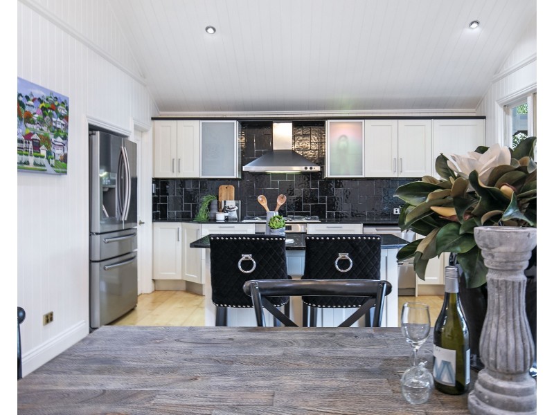 33 Kent Road, Wooloowin QLD 4030