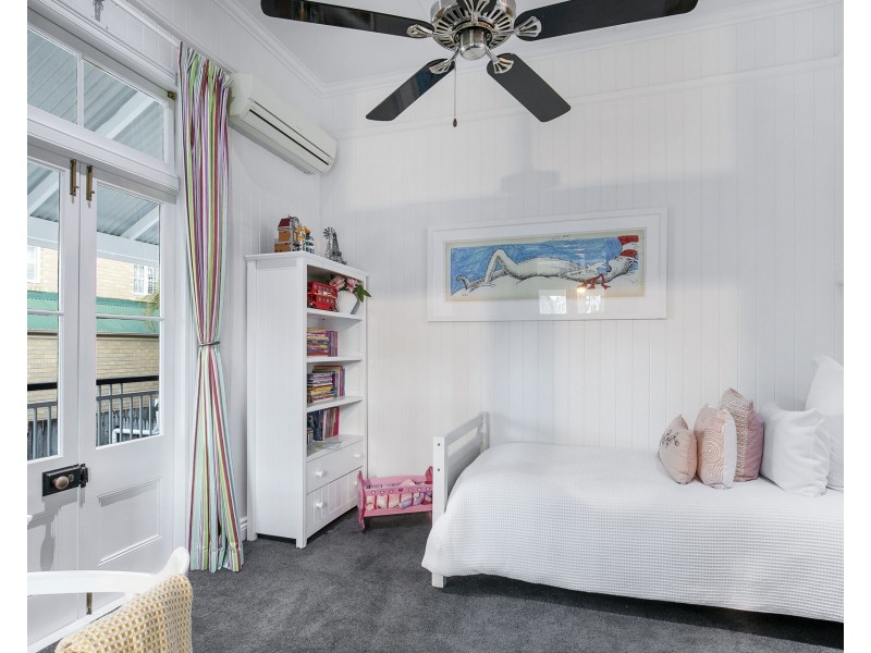 33 Kent Road, Wooloowin QLD 4030