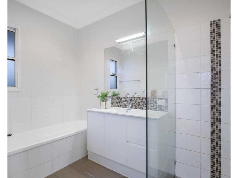 80 Broadway Street, Carina QLD 4152