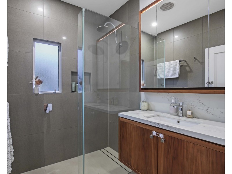 191 Edinburgh Castle Road, Wavell Heights QLD 4012