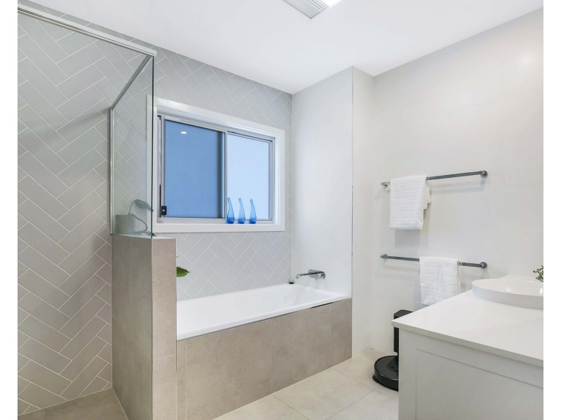 29 Zeehan Street, Wavell Heights QLD 4012