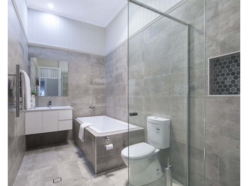 76 Kent Road, Wooloowin QLD 4030