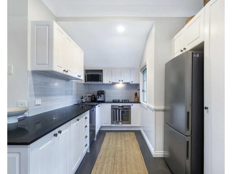 94 Bayview Terrace, Wavell Heights QLD 4012