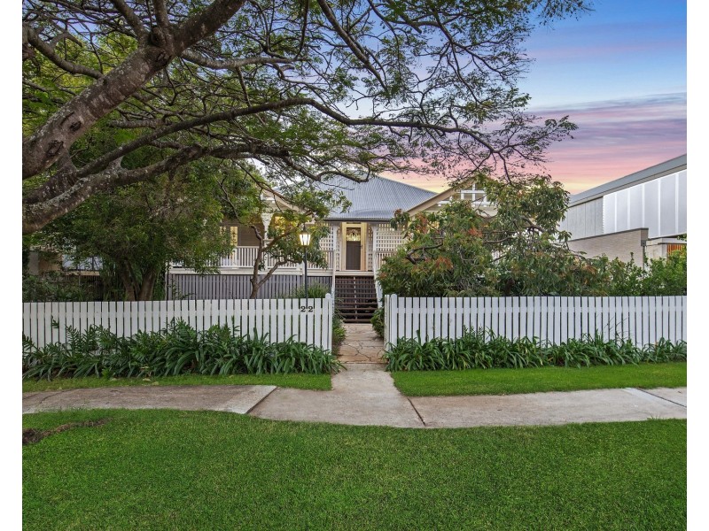 22 Milne Street, Clayfield QLD 4011