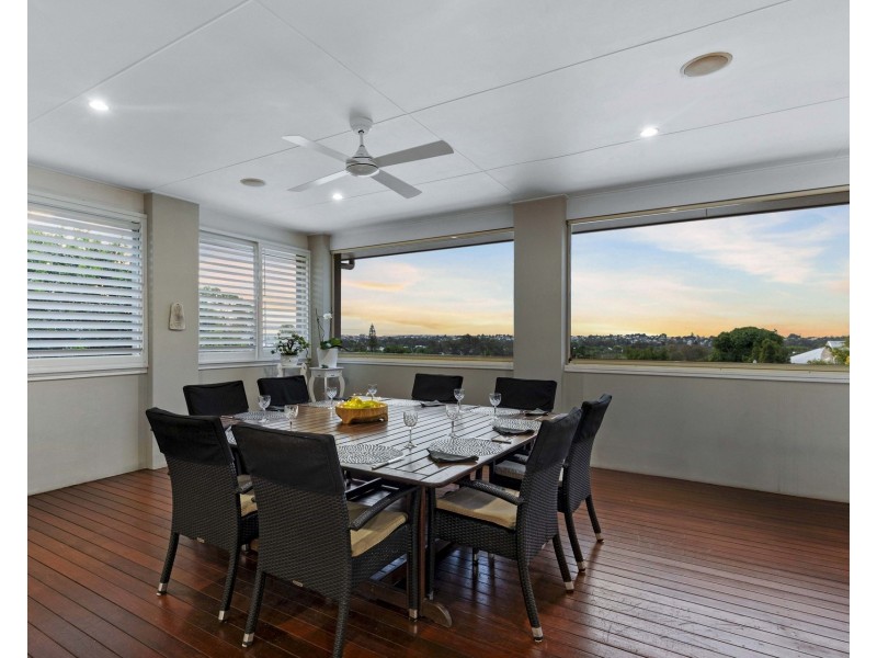 18 Hamley Street, Wooloowin QLD 4030