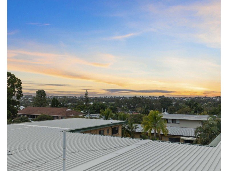 18 Hamley Street, Wooloowin QLD 4030