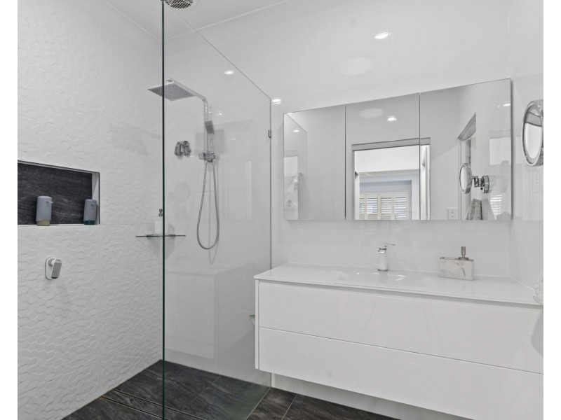 18 Hamley Street, Wooloowin QLD 4030