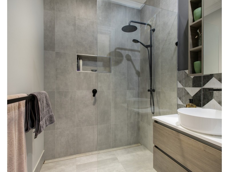 17 Castor Road, Wavell Heights QLD 4012