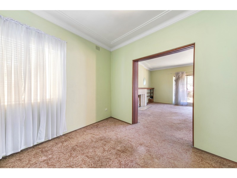22 Sugarloaf Crescent, Castlecrag NSW 2068