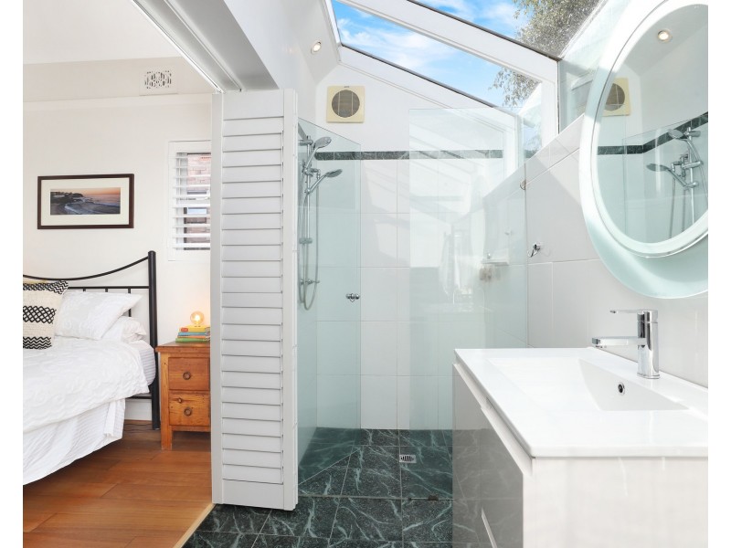 42 Alpha Road, Willoughby NSW 2068