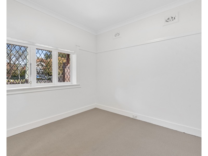 1 Oakville Road, Willoughby NSW 2068