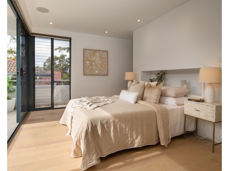 8 Warners Avenue, Willoughby NSW 2068