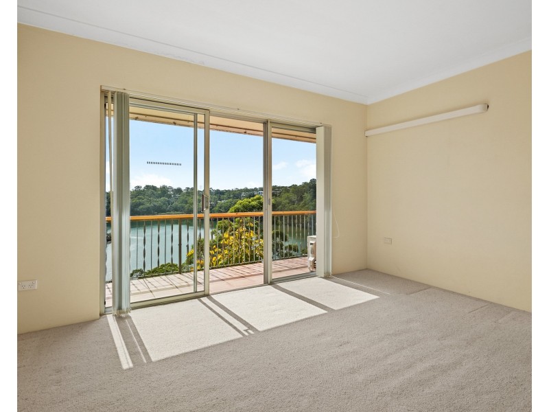 76 Moons Avenue, Lugarno NSW 2210