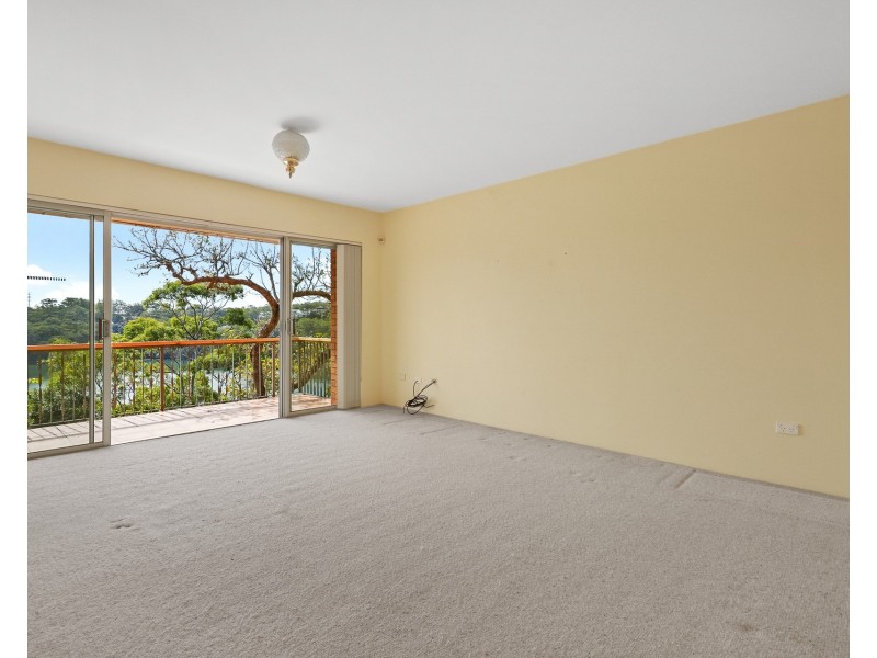 76 Moons Avenue, Lugarno NSW 2210