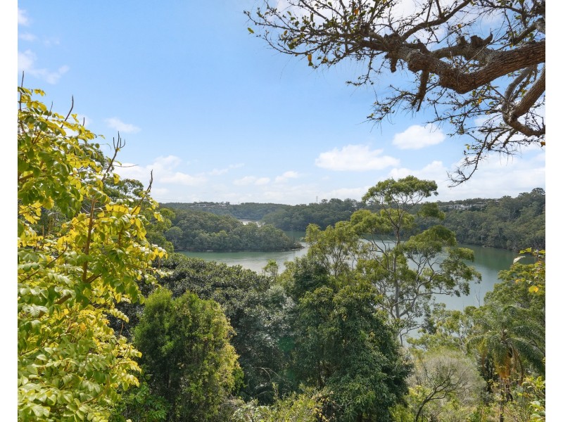 76 Moons Avenue, Lugarno NSW 2210