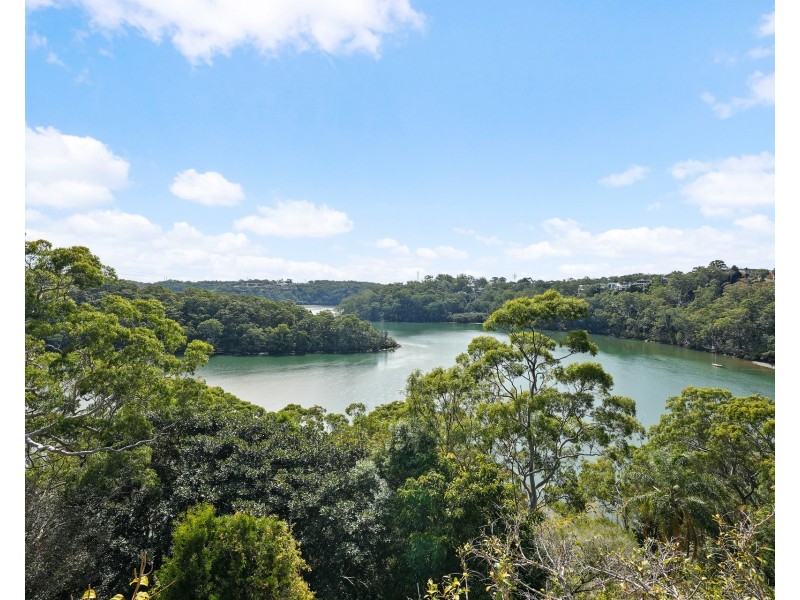 76 Moons Avenue, Lugarno NSW 2210