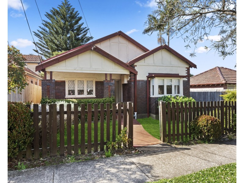 1 Oakville Road, Willoughby NSW 2068