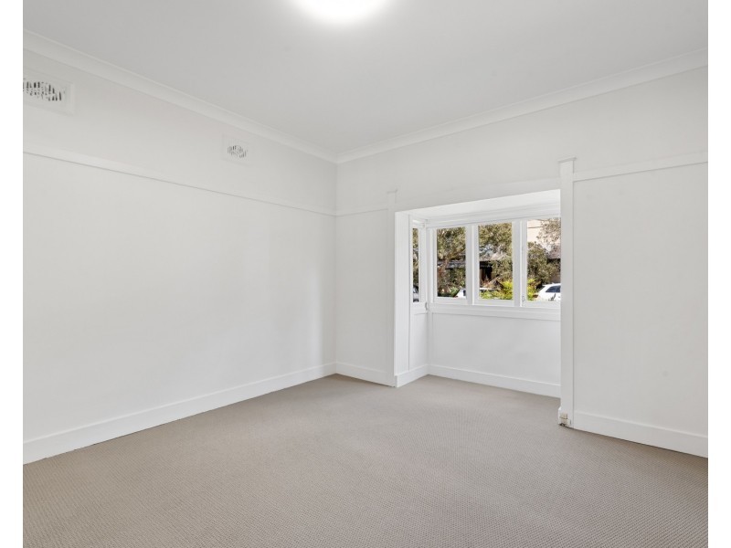 1 Oakville Road, Willoughby NSW 2068