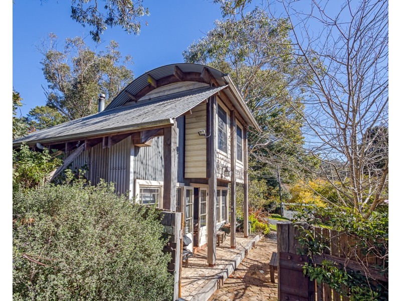 61 Kings Road, Leura NSW 2780