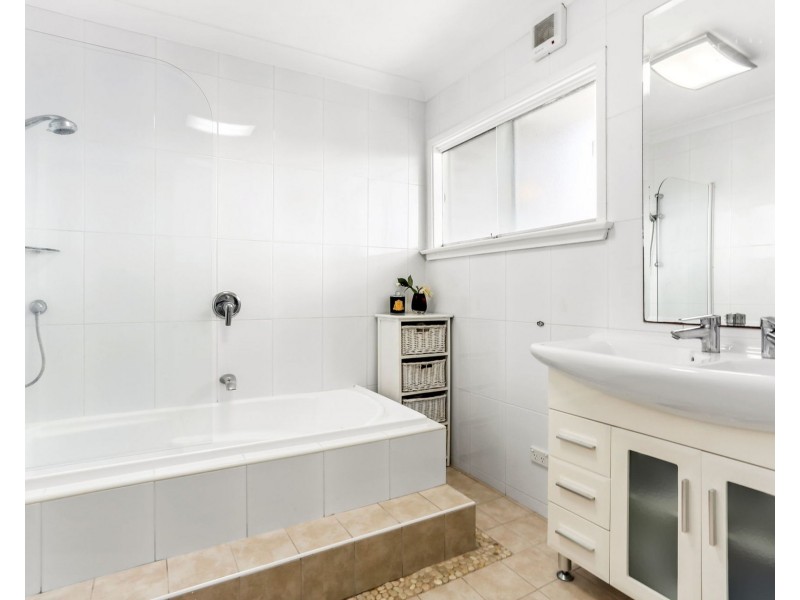 39 Moons Avenue, Lugarno NSW 2210