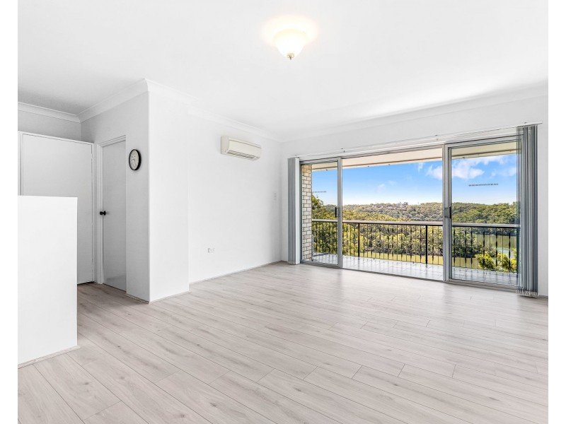 76 Moons Avenue, Lugarno NSW 2210