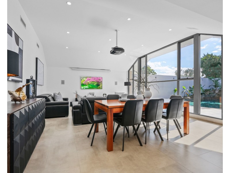 8 Madonna Street, Winston Hills NSW 2153