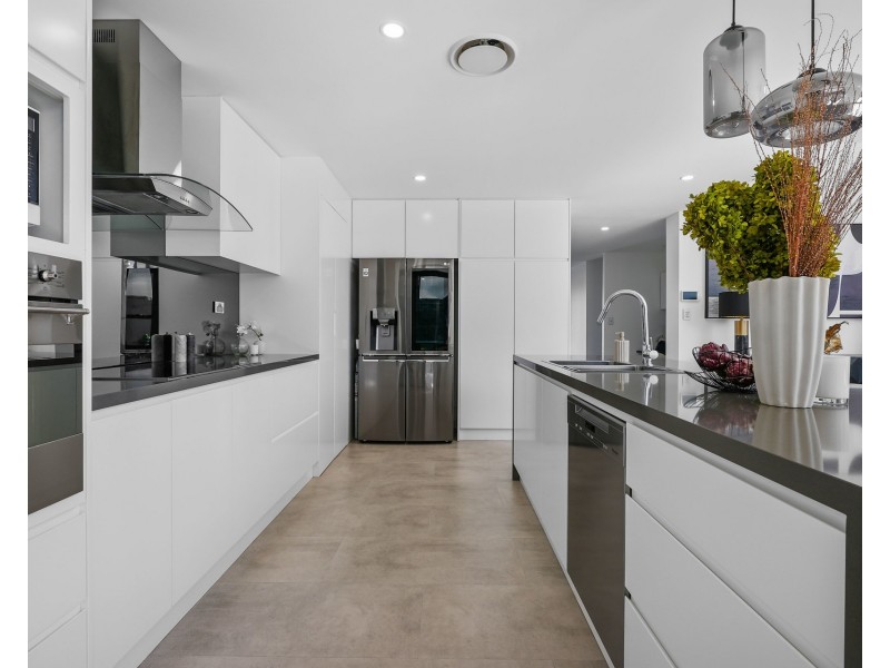 8 Madonna Street, Winston Hills NSW 2153