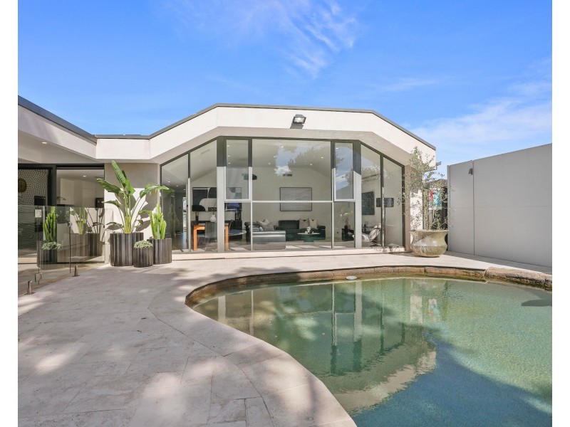 8 Madonna Street, Winston Hills NSW 2153