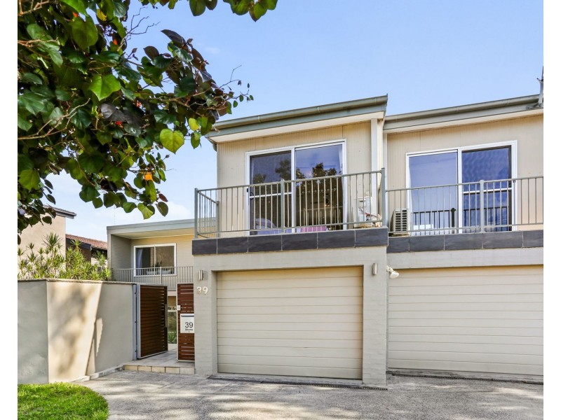 39 Moons Avenue, Lugarno NSW 2210