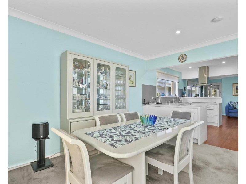 16 Curl Curl Parade, Curl Curl NSW 2096