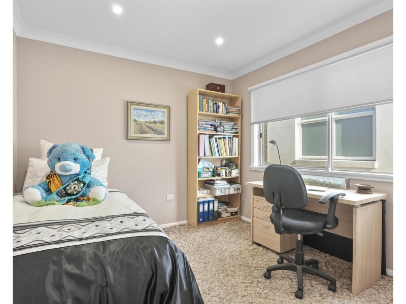 16 Curl Curl Parade, Curl Curl NSW 2096