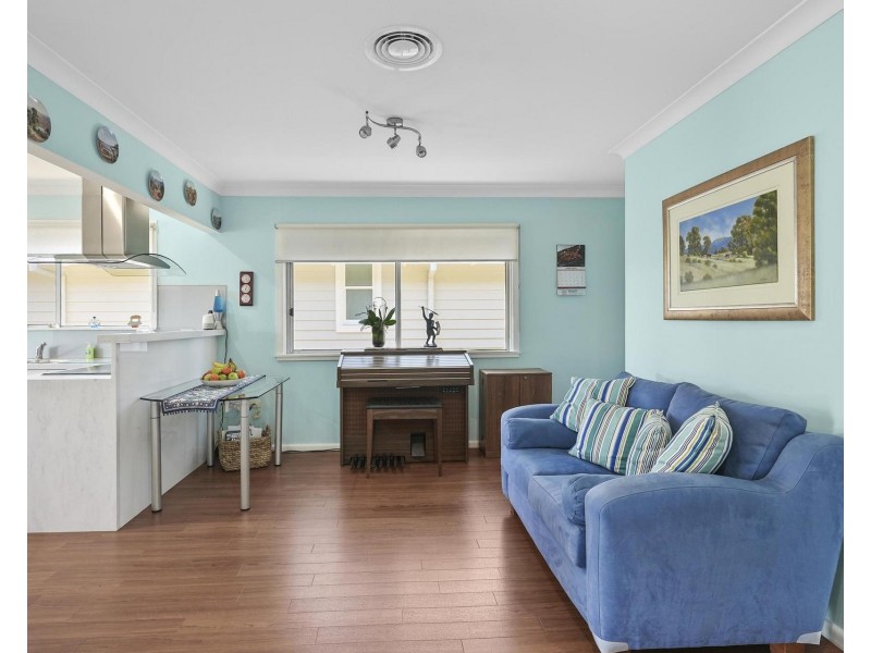 16 Curl Curl Parade, Curl Curl NSW 2096