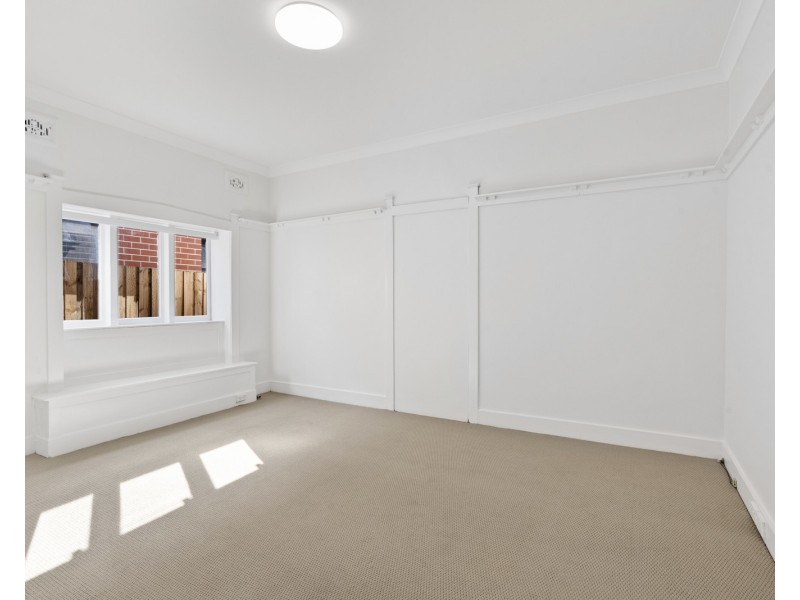 1 Oakville Road, Willoughby NSW 2068