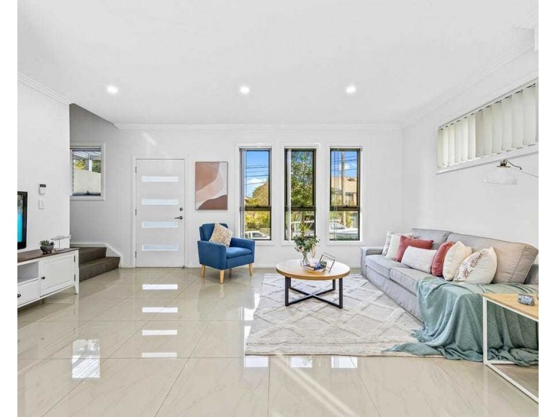 2/27 Charles Street, Carlingford NSW 2118