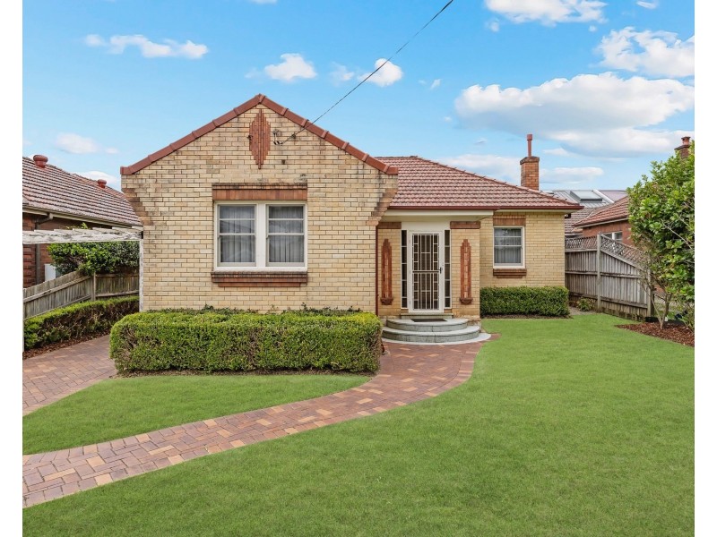 6 Summerville Crescent, Willoughby NSW 2068