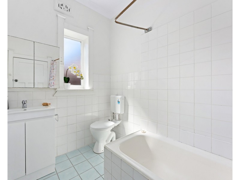 1 Oakville Road, Willoughby NSW 2068