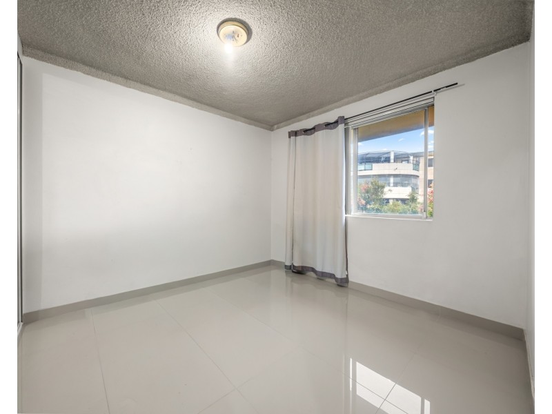 8 Ruby Street, Carramar NSW 2163