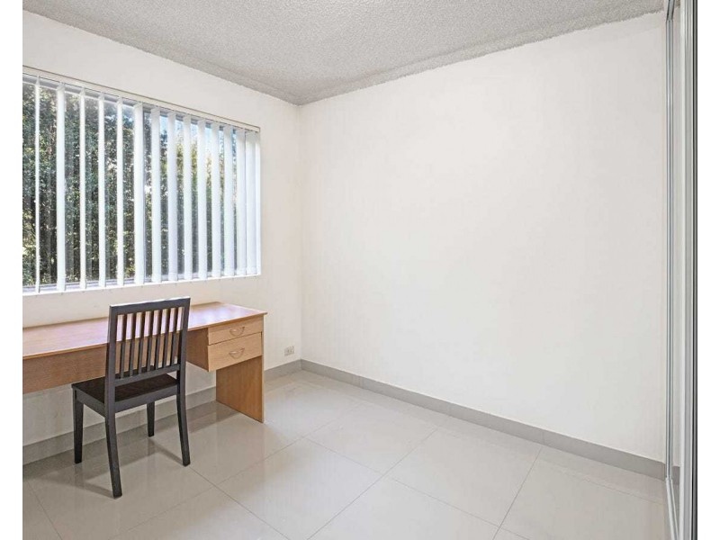 8 Ruby Street, Carramar NSW 2163