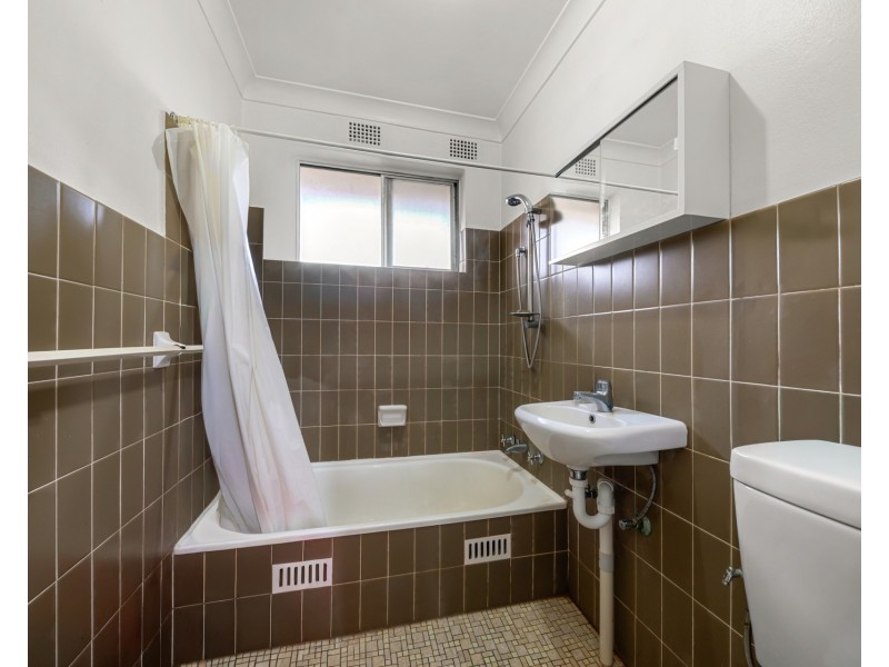 8 Ruby Street, Carramar NSW 2163