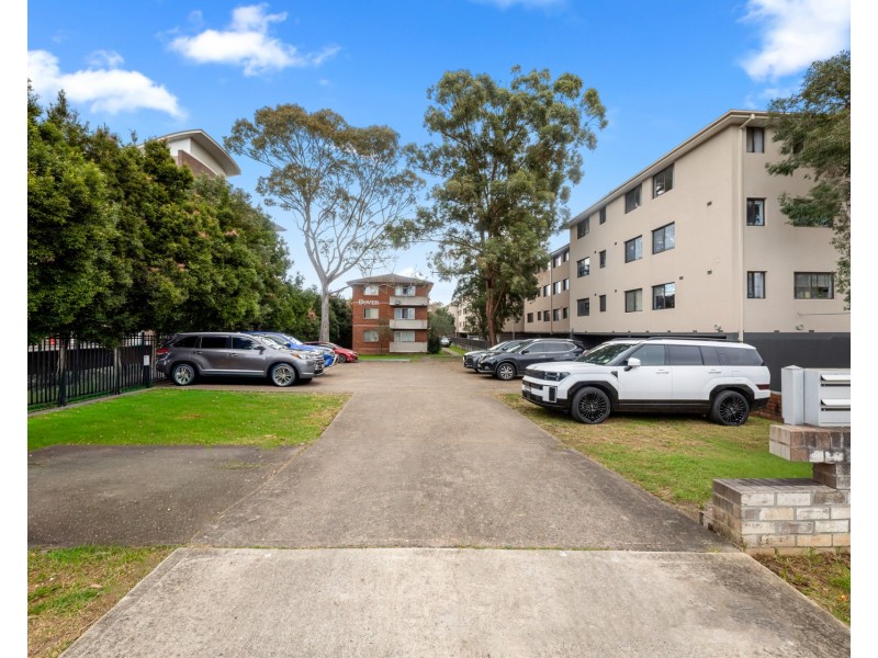 8 Ruby Street, Carramar NSW 2163