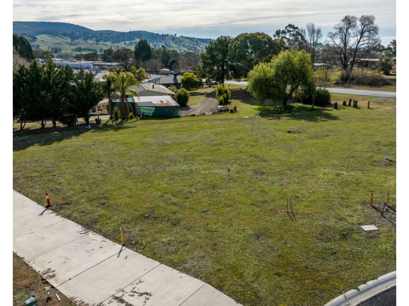 3&4 Fairway Drive, Tumut NSW 2720