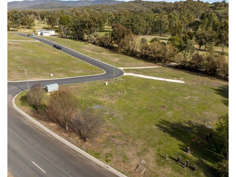 3&4 Fairway Drive, Tumut NSW 2720