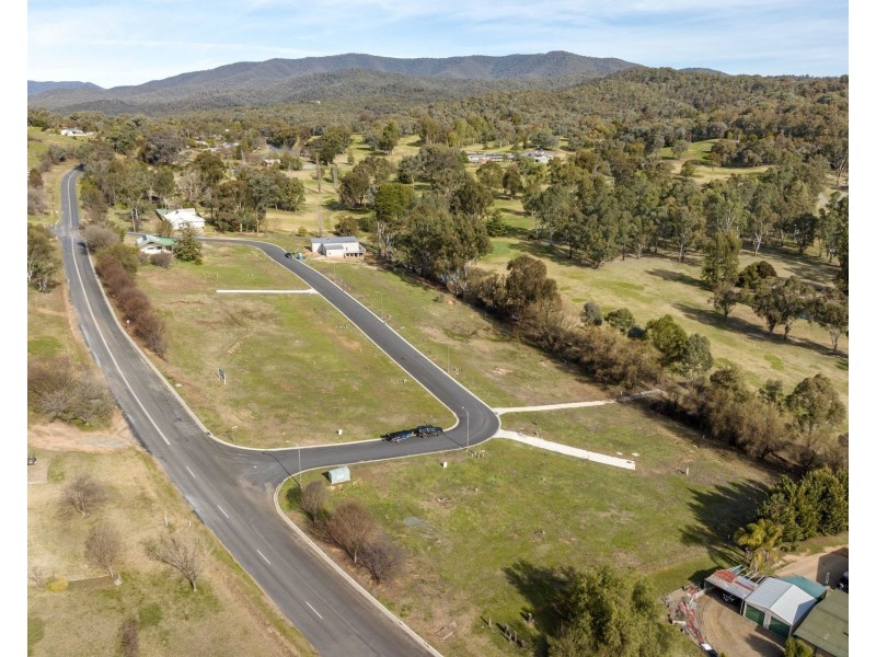 3&4 Fairway Drive, Tumut NSW 2720