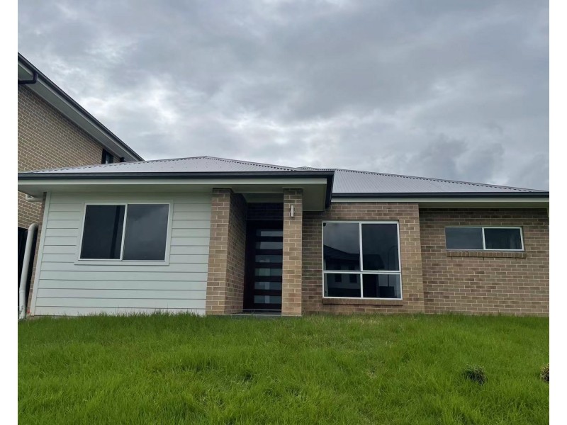 2 Hutt Street, Colebee NSW 2761